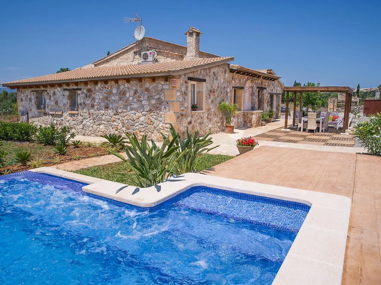Επικοινωνία με το Villa Els Pins By Interhome